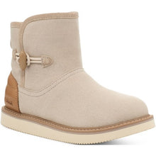 Cozy Vibe Surf Check Boots