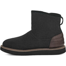 Cozy Vibe Surf Check Boots