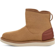 Cozy Vibe Surf Check Boots