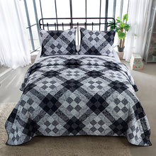 London Queen Quilt Set