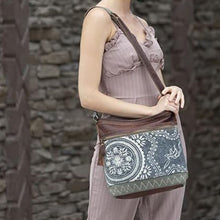 Vogue Shoulder Bag