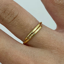 Overlapping Thin Band Ring