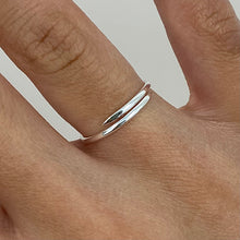 Overlapping Thin Band Ring