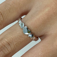 Tapering Heart Band Ring