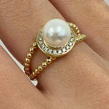 Pearl Halo Split Band Ring