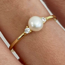Pearl Regina Ring