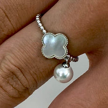 Mother of Pearl Clover Ring