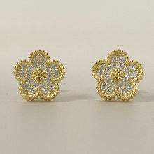 Sparkle Flower Stud Earrings