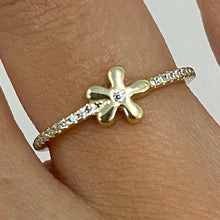 Pave Band Daisy Ring