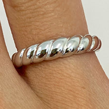 Simple Ripple Ring