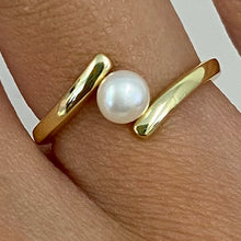 Simple Pearl Split Ring