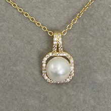 Pearl Square Halo Necklace