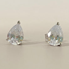 Teardrop Solitare Stud Earrings