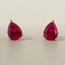 Teardrop Solitare Stud Earrings
