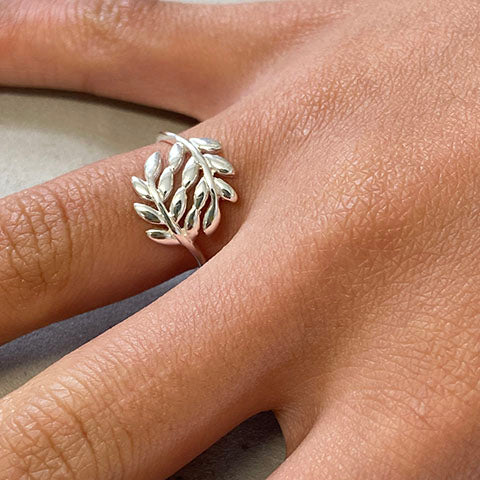 Double Leaf Ring