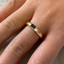 Embedded Rectangle Band Ring
