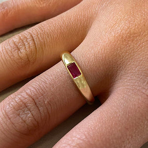 Embedded Rectangle Band Ring