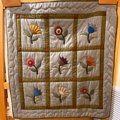 Flower Applique Wall Hanging Quilt