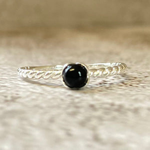 Onyx Solitaire Cable Band Ring