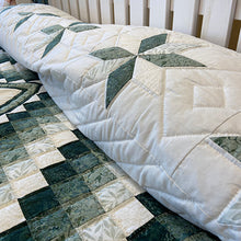 Green Lonestar in Commons King Quilt