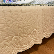 Green Lonestar in Commons King Quilt