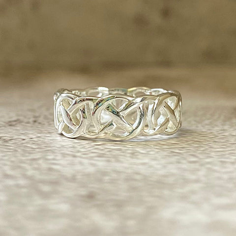 Criss Cross Band Ring