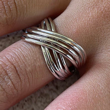 Quad-wide Crisscross Band Ring