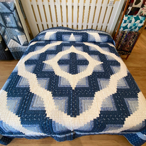 Curvy Log Cabin King Quilt