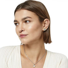 Entrata Short Necklace