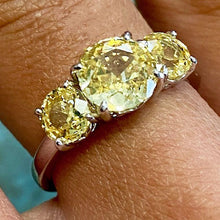 Round 3-Stone Ring