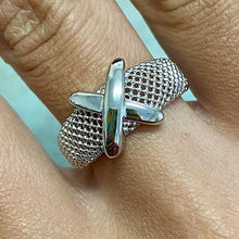 Smooth X-Mesh Band Ring