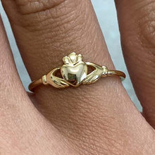 Claddagh Thin Band Ring
