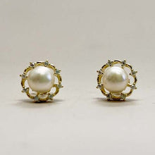 Pearl Flower Stud Earrings