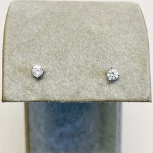 3-Prong Solitaire Stud Earrings