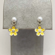 Pearl Daisy Drop Earrings
