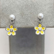 Pearl Daisy Drop Earrings