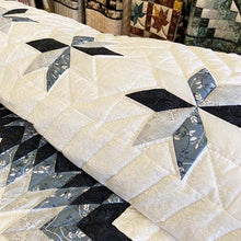 Broken Star Queen Quilt