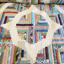 Curvy Log Cabin Queen Quilt