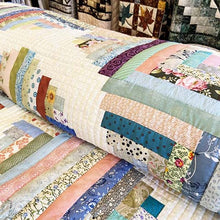 Curvy Log Cabin Queen Quilt