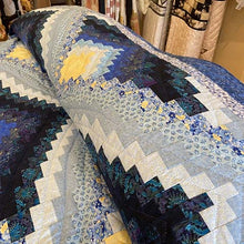Mountain Echoes Queen Quilt