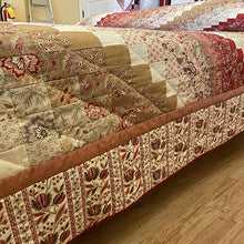 Red & Tan Surf Song King Quilt