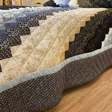 Blue & Cream Surf Song King Quilt