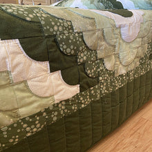 Green Ocean Wave King-sized Quilt