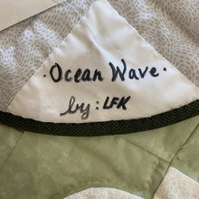 Green Ocean Wave King-sized Quilt