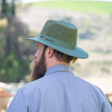 River Guide with Mesh Hat (II)