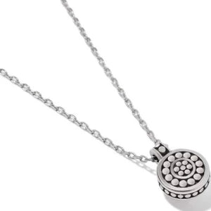 Medallion Pearl Short Necklace