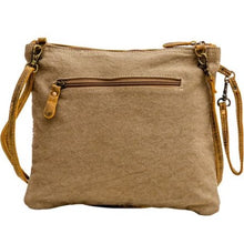 Razia Crossbody