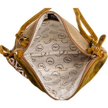 Razia Crossbody