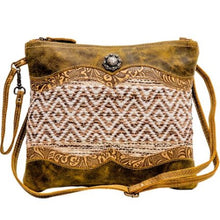 Razia Crossbody