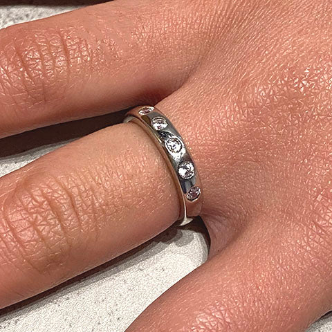 5-Stone Embedded Band Ring